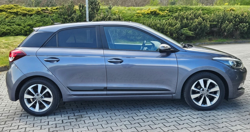 Hyundai i20 cena 39900 przebieg: 200000, rok produkcji 2015 z Iłowa małe 191